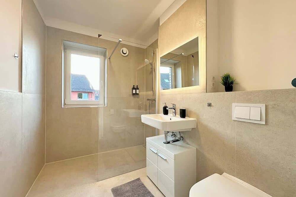 Ganze Wohnung, 2Br - Wohnung | Parkplatz | Haustiere ok in Henstedt-Ulzburg, Kreis Segeberg