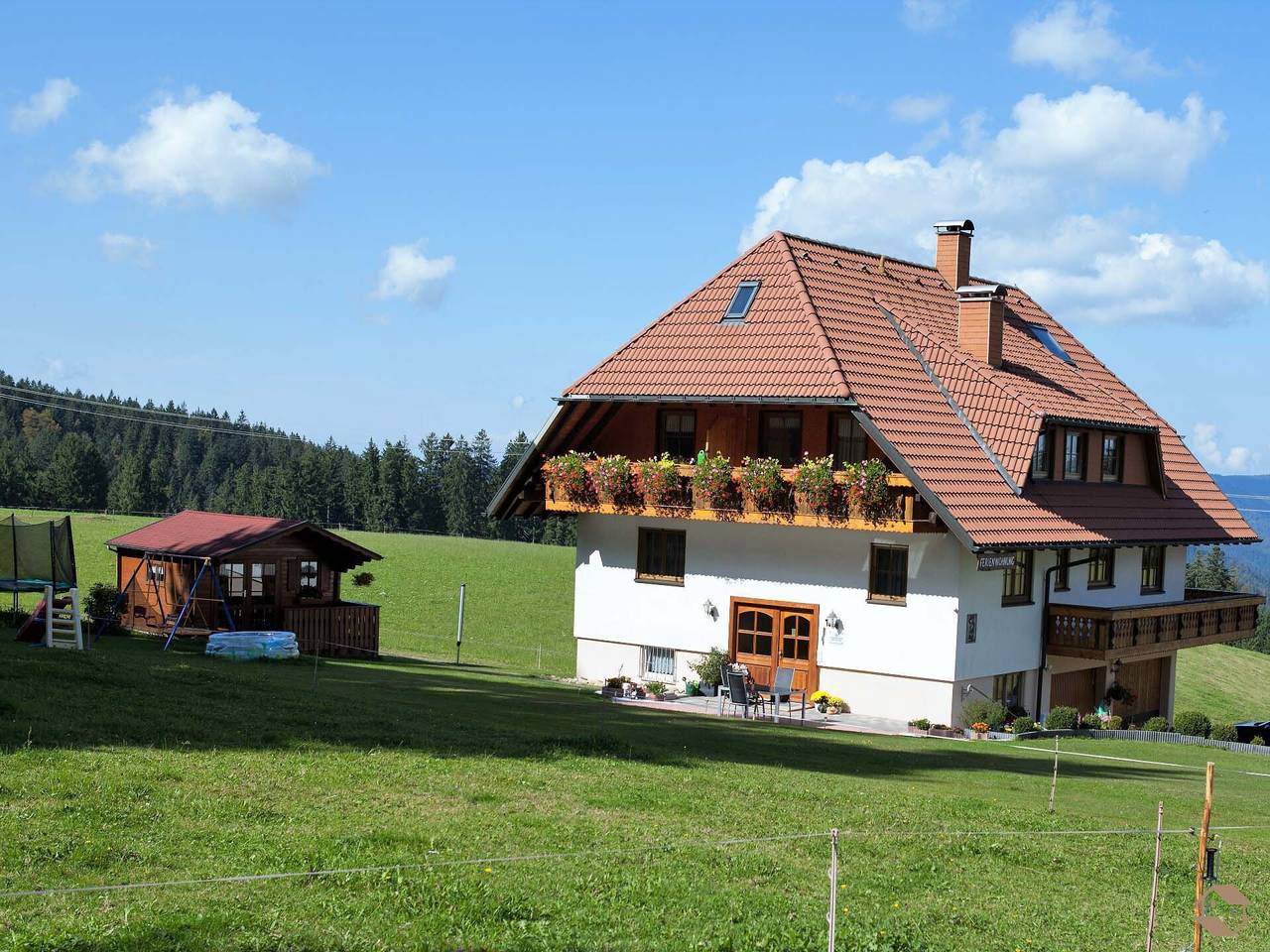 Apartamento entero, Apartamento '1, 44qm' con terraza compartida, jardín compartido y Wi-Fi in Waldau (Titisee-Neustadt), Titisee-Neustadt