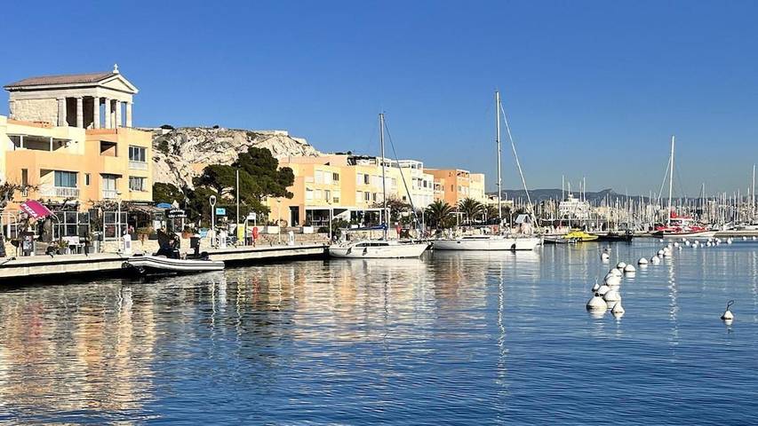 Gîte pour 2 personnes, avec terrasse dans Iles Du Frioul - 2
