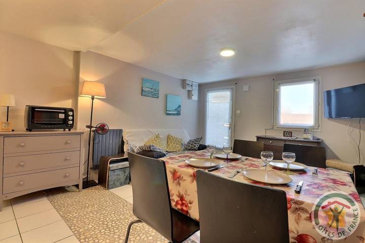 Gîte pour 3 personnes, avec jardin à Saint-Père-Marc-en-Poulet - 2