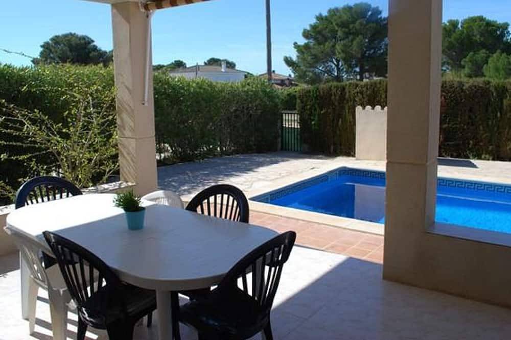 Villa avec Piscine près de la Mer – 4 Ch, 2 Sdb, Bbq, Jardin, Près du Port et Plages in Calafat, Costa Dorada