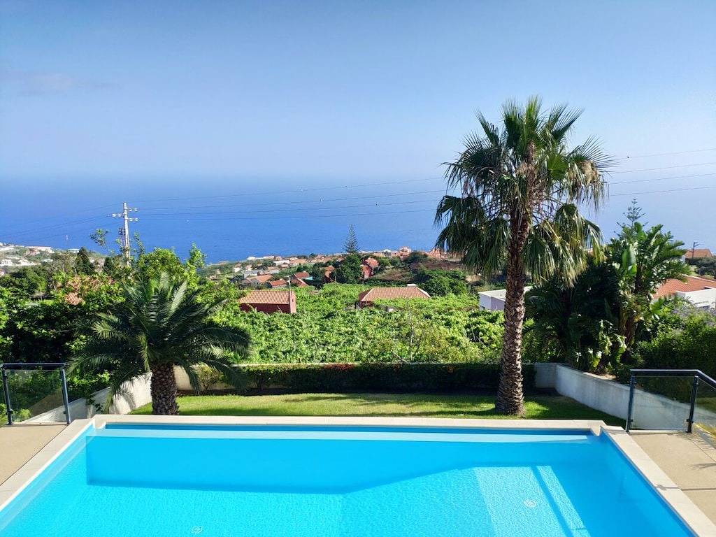 Villa 17°West with Pool in Estreito da Calheta, Madeira