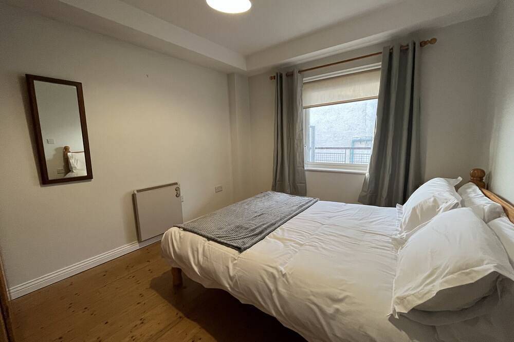 Entire apartment, Galway City 3 Bed in St Nicholas, Galway