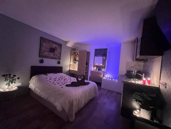 Appartement de vacances pour 2 personnes, avec Jacuzzi ainsi que Terrasse et Jardin à Tassin-la-Demi-Lune