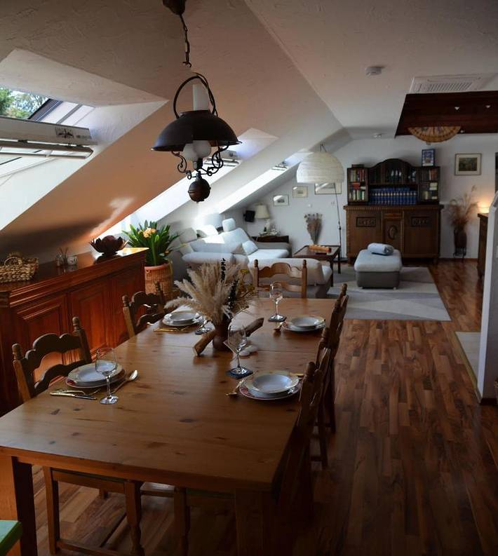 Ferienwohnung für 4 Personen, mit Whirlpool und Sauna sowie Balkon in Saarbrücken - 2
