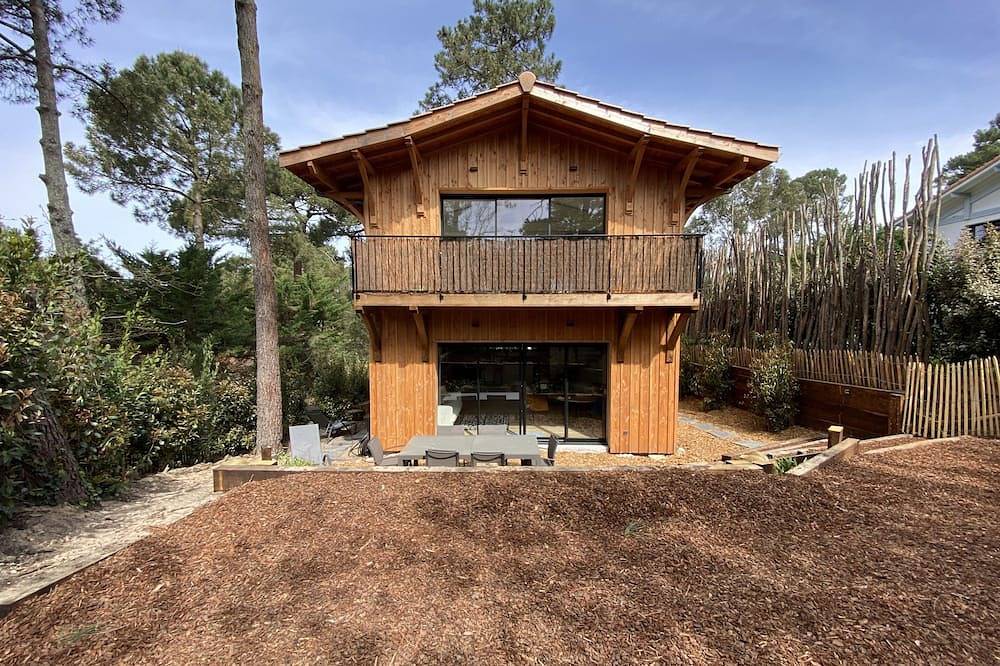 Villa Rénovée Avec Piscine à 400m de la Plage au Pyla in Dune du Pilat, La Teste-de-Buch