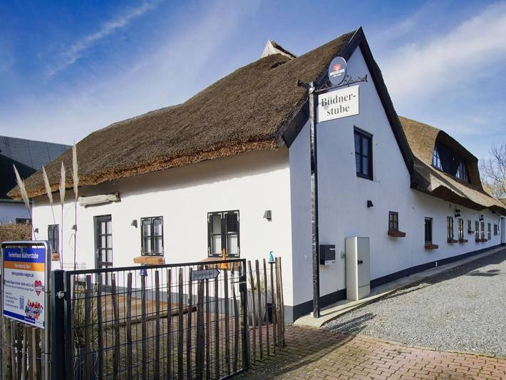 Ferienwohnung für 2 Personen, mit Balkon und Terrasse sowie Garten in Middelhagen