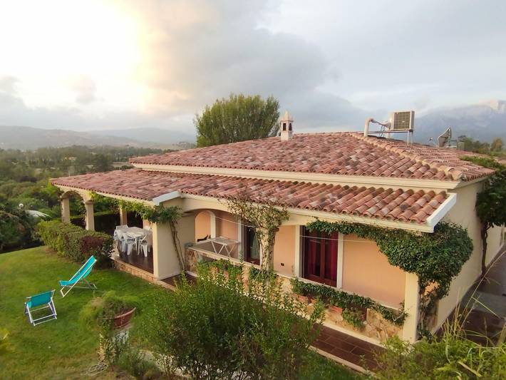 Casa vacanza per 9 persone, con Balcone e Terrazza nonché Giardino a Siniscola