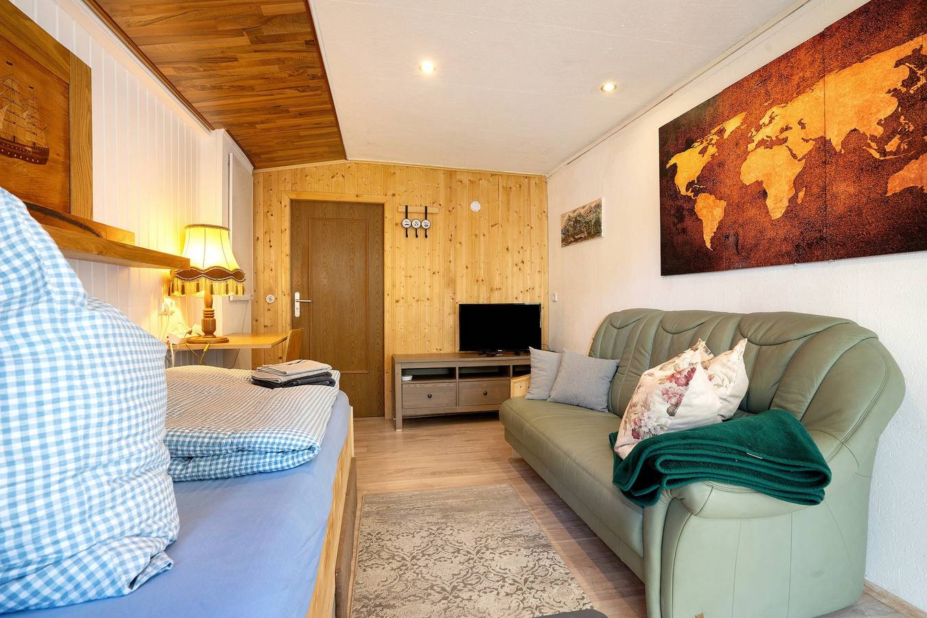 Ganze Wohnung, Ferienwohnung Mit Aufenthaltsraum" mit Gemeinschaftspool, Gemeinschaftsterrasse und Wlan in Naturpark niederlausitzer heidelandschaft (Brandenburg)