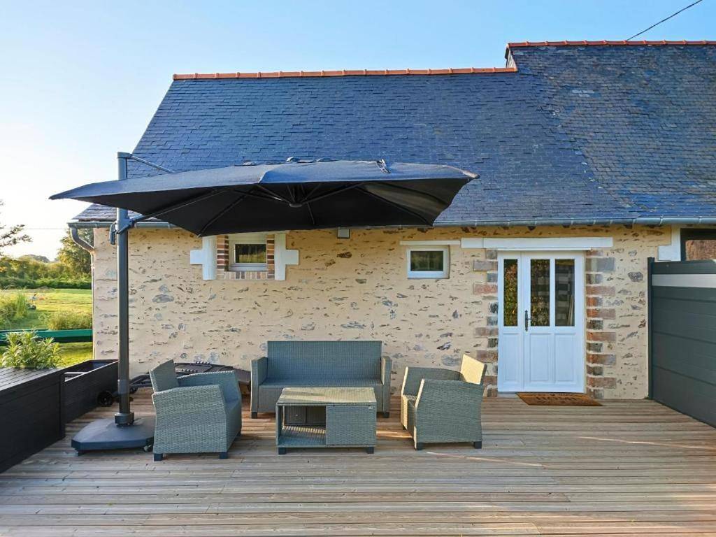Appartement entier, Apartment with Terrace in Château-Gontier-sur-Mayenne, Mayenne