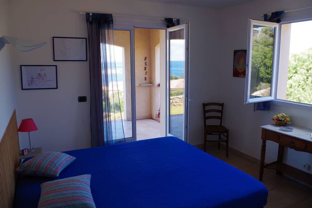 Villa marina , climatised,wi-fi, private garden and parking. in Tizzano, Sartène