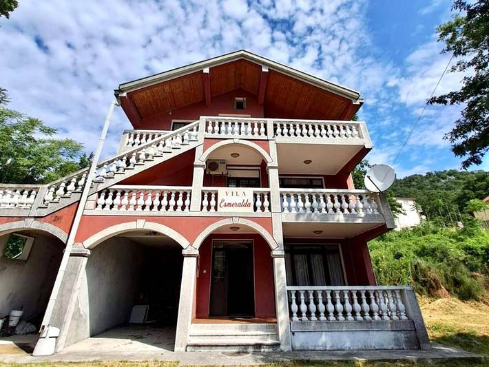 Maison d’hôte pour 2 personnes, avec Terrasse et Jardin dans Virpazar