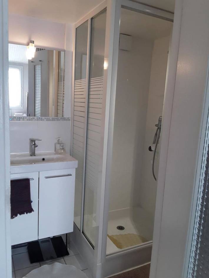 Location de vacances pour 2 personnes, avec jardin ainsi que terrasse et vue à Jonzac - 3