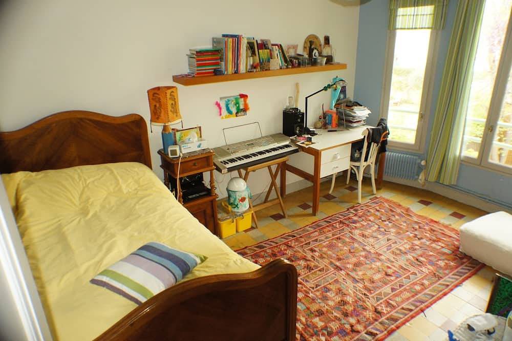 Aix Zen > Ultra Calme Grand jardin fleuri en cœur de ville, et sa piscine Bio ! in Aix-en-Provence, Région d'Aix-en-Provence