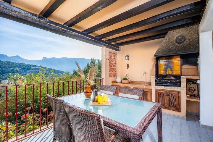 Ganze Wohnung, Renoviert 2026! Klimatisierte Wohnung mit Meerblick, Gemeinschaftspool und Wlan in Port de Sóller in Port de Sóller, Sóller