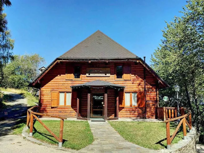 Hotel per 4 persone, con giardino - 1
