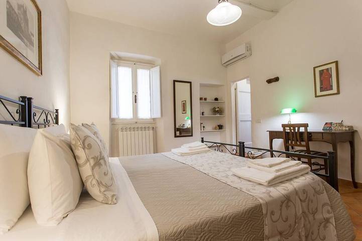 Appartement entier, Datini Appartement à Toscane (2 personnes, 5 personnes - Wifi - Terrace - Garage) in Prato, Province de Prato