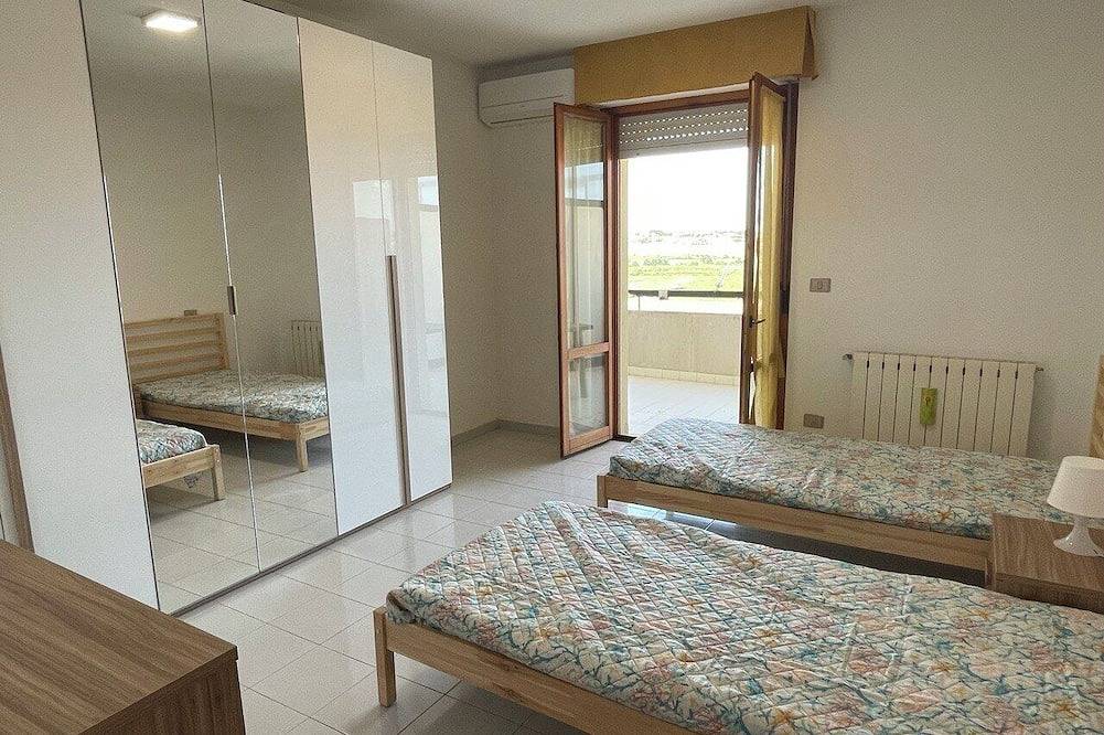 Apartamento entero, La Vedetta apartment, spacious accommodation with sea view terrace in Térmoli, Provincia de Campobasso