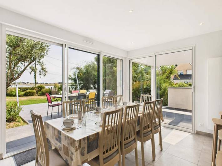 Gîte pour 14 personnes, avec jardin, adapté aux familles à Le Tour-du-Parc - 3