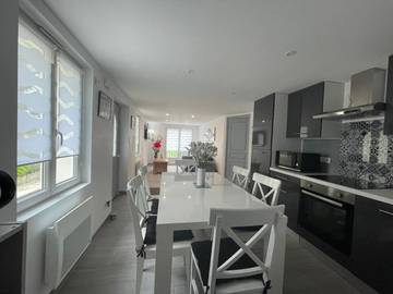 Gîte pour 8 personnes, avec terrasse et vue dans Circuit des 24 Heures du Mans