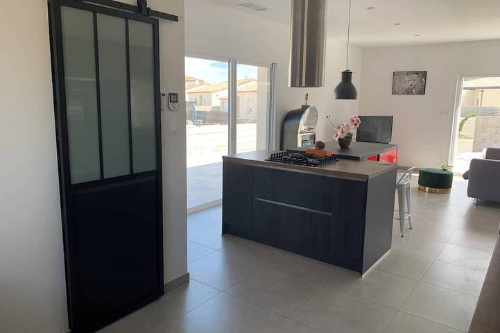 Chambre d’hôte pour 6 personnes, avec Jacuzzi et Piscine à Roquefort-des-Corbières