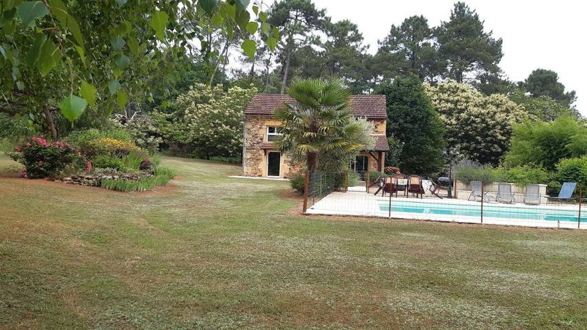 Location de vacances pour 6 personnes, avec terrasse et piscine, animaux acceptés à Montcabrier