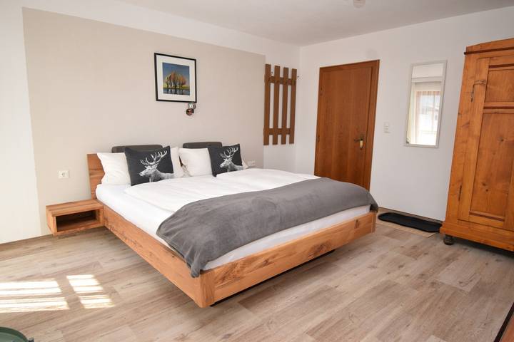 Ferienwohnung für 2 Personen, mit Balkon und Garten in Bichlbach