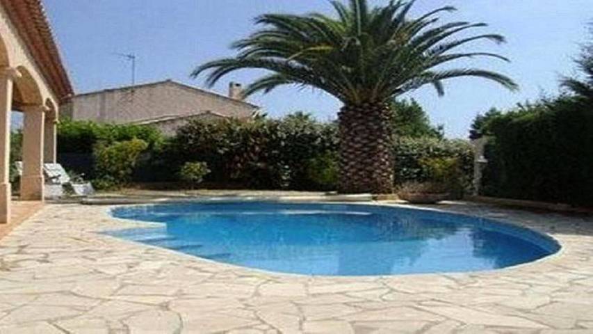 Villa pour 12 personnes, avec Terrasse ainsi que Jardin et Piscine à Saint-Cyr-sur-Mer - 2