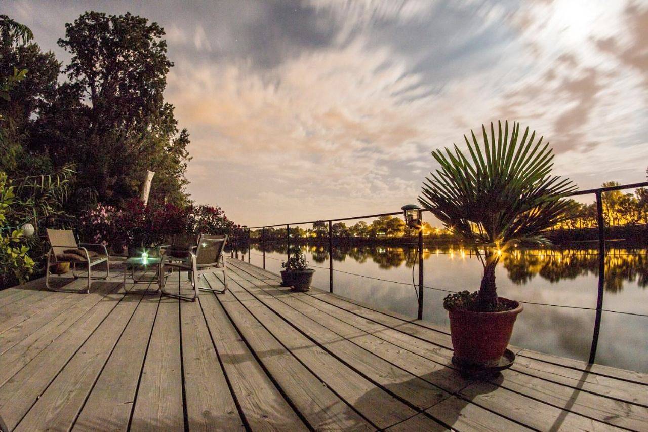 Péniche Espoir bulle in Avignon, Vaucluse