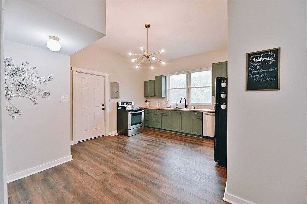 Indianapolis Luxury Clean Downtown Home. in Indianapolis, Indiana