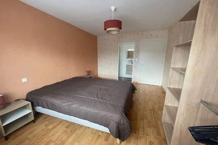 Location de vacances pour 12 personnes, avec terrasse et jardin à Chambretaud - 4