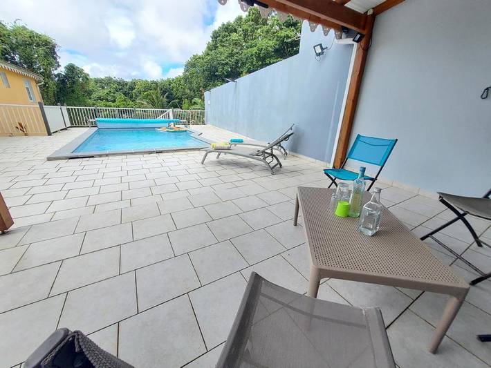 Gîte pour 5 personnes, avec jardin et piscine à Rivière-Pilote - 2