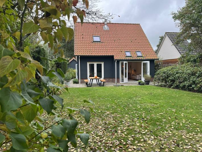 Villa für 6 Personen, mit Garten und Terrasse in Oostkapelle