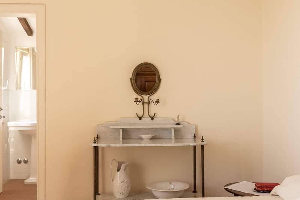 Residencia Laura-Alojamiento con encanto para 4 personas en una granja cerca de Montepulciano in Chianciano Terme, Provincia de Siena