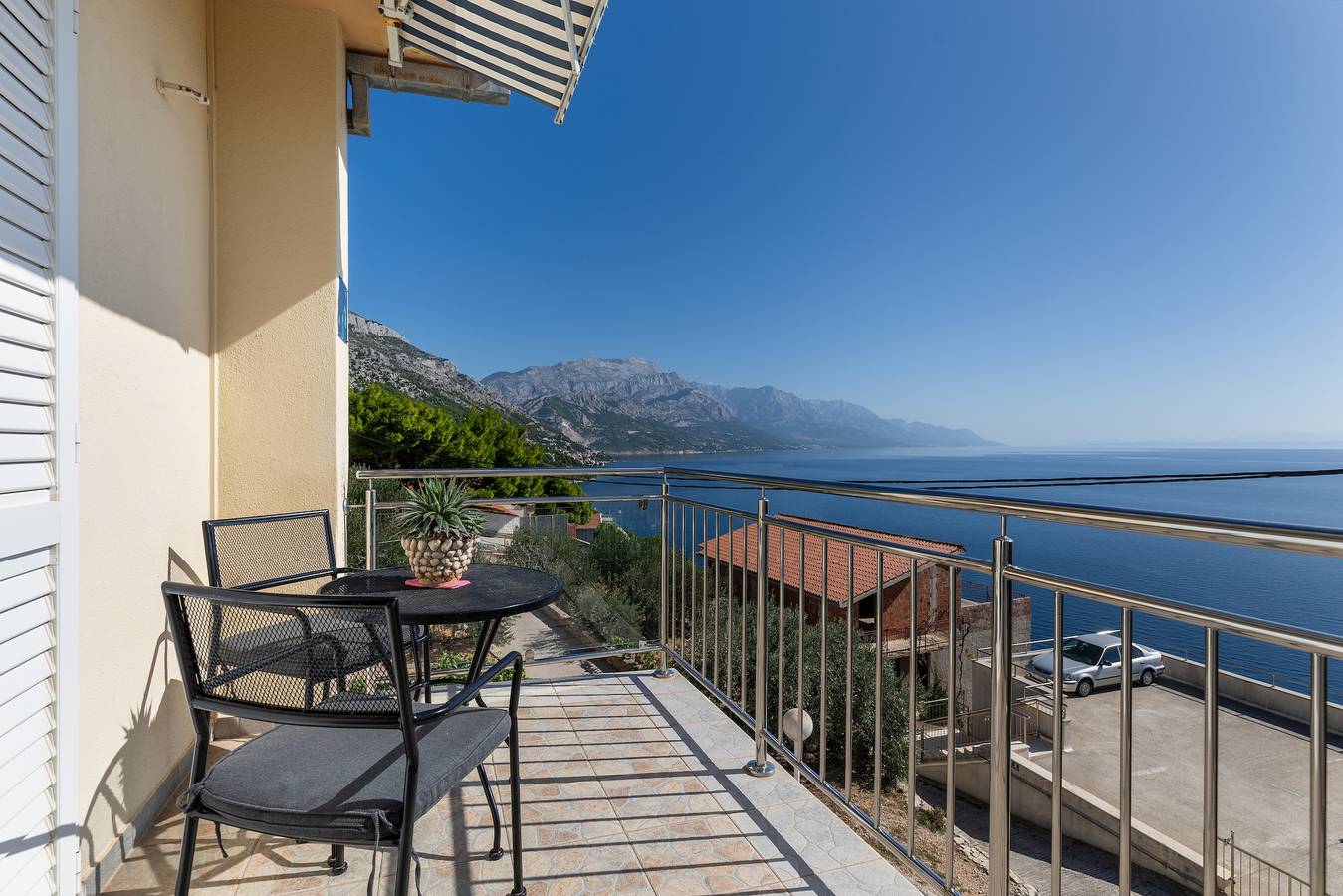 Ganze Wohnung, 1-Zimmer-Ferienwohnung mit Balkon und Meerblick Marusici, Omis A-1131-b in Marusici, Split-Dalmatien