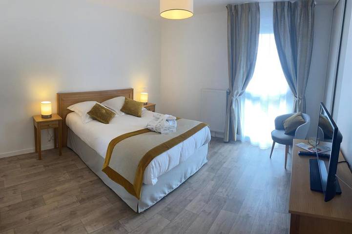 Appart’hôtel, avec Balcon et Terrasse ainsi que Jacuzzi et Jardin