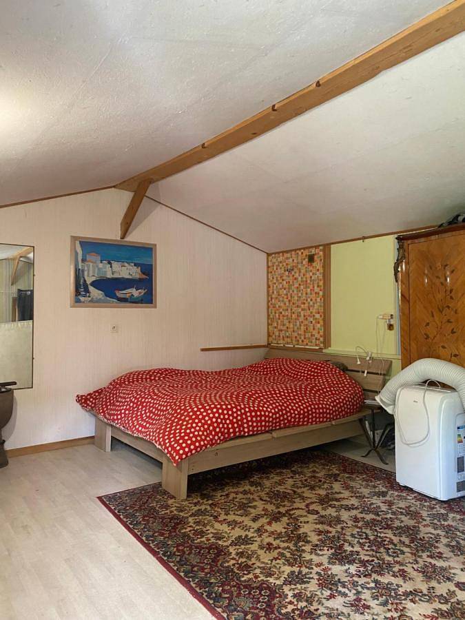 Gîte pour 4 personnes, avec terrasse ainsi que jardin et piscine, animaux acceptés à Barbentane