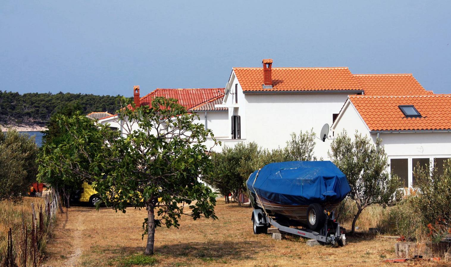 Appartamento intero, Appartamento di due stanze con balcone e vista mare Barbat (Arbe - Rab) A-4993-a in Kaštel (Barbat), Barbat na Rabu