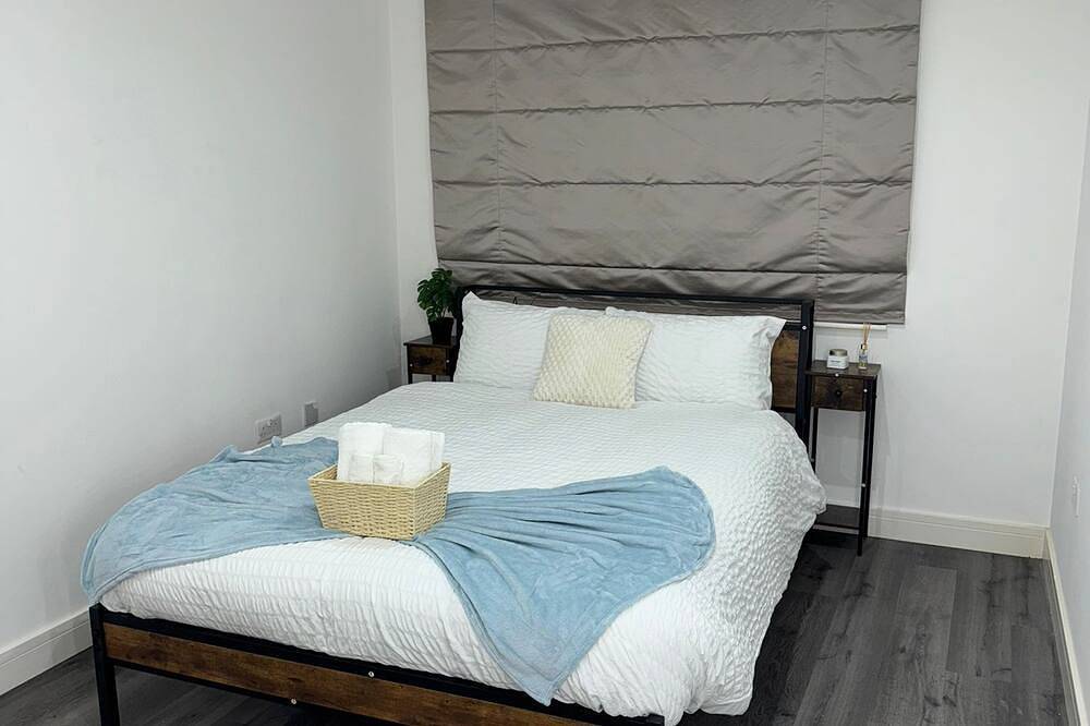 Ganze Wohnung, Ideal Heathrow Base. 2Br, 2Ba Apt in Hounslow in Hounslow, London