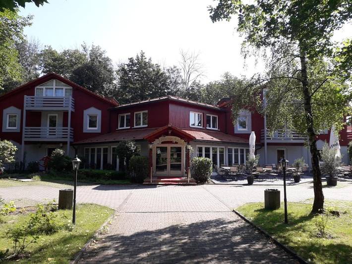 Hotel für 2 Personen, mit Terrasse und Garten sowie Sauna und Ausblick in Naunhof