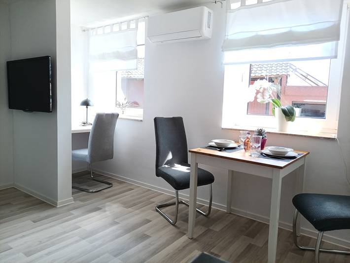 Ganze Ferienwohnung, Fewo-Exter, Panoramablick, freies Parken, Nähe A2Herford Ost, gute Lkw-Rangiermöglichkeiten, 17Min.zum Messezentrum B.S. in Vlotho, Kreis Herford