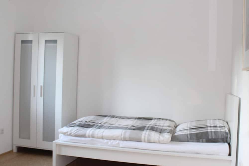 Ganze Wohnung, Haus Roy, 3 Zimmerferienwohnung im kernsanierten Haus in Zülpich, Eifel (Nordrhein-Westfalen)