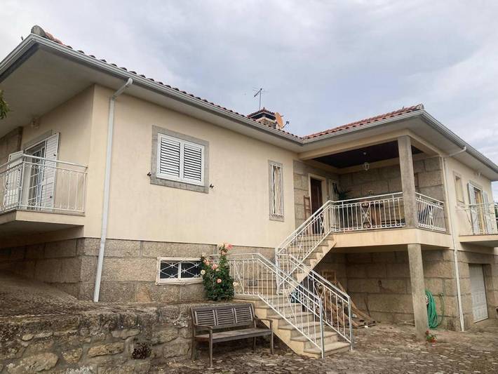 Location de vacances pour 9 personnes, avec terrasse, animaux acceptés dans Sabrosa - 3