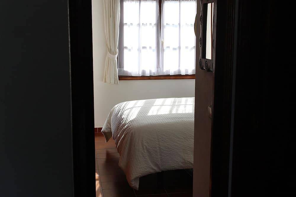 Entire apartment, Casa Luna - Situated Only 5 Minutes Walk From The Amazing Cala En Porter Bay. in Cala en Porter, Alaior Municipality