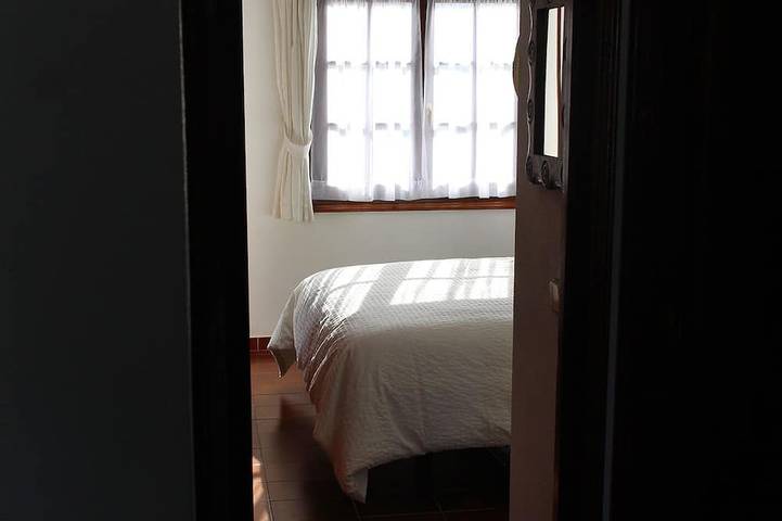 Apartamento entero, Casa Luna - Situado a sólo 5 minutos a pie de The Amazing Cala En Porter Bay. in Cala en Porter, Municipio de Alaior