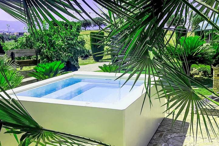 Gîte pour 3 personnes, avec Jacuzzi et Jardin à Notaresco