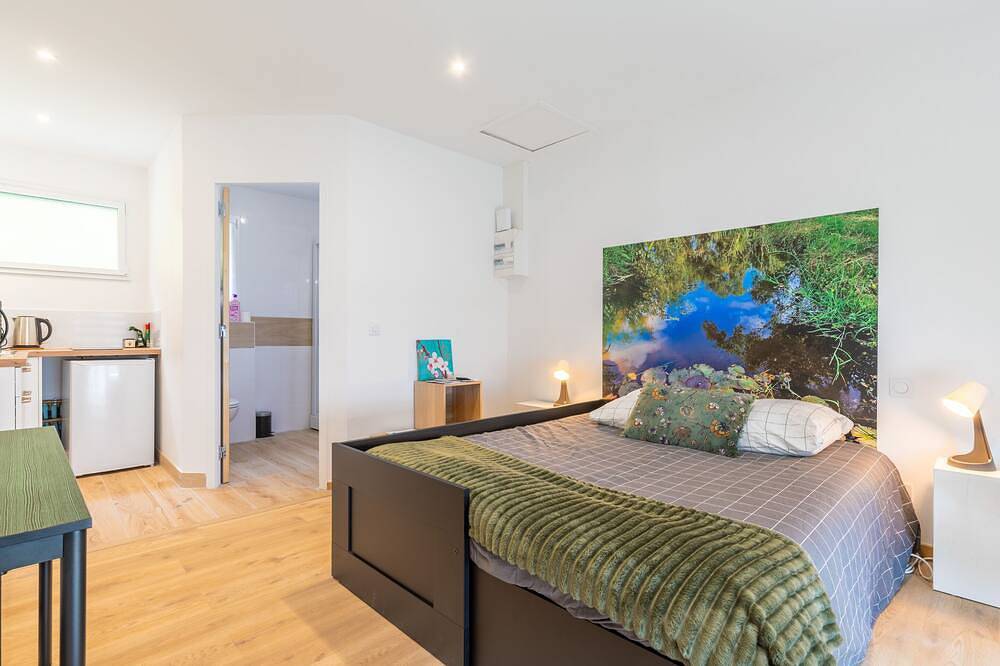 Entire apartment, New Studio Rivage Garden Floor in Plouédern, Brest region