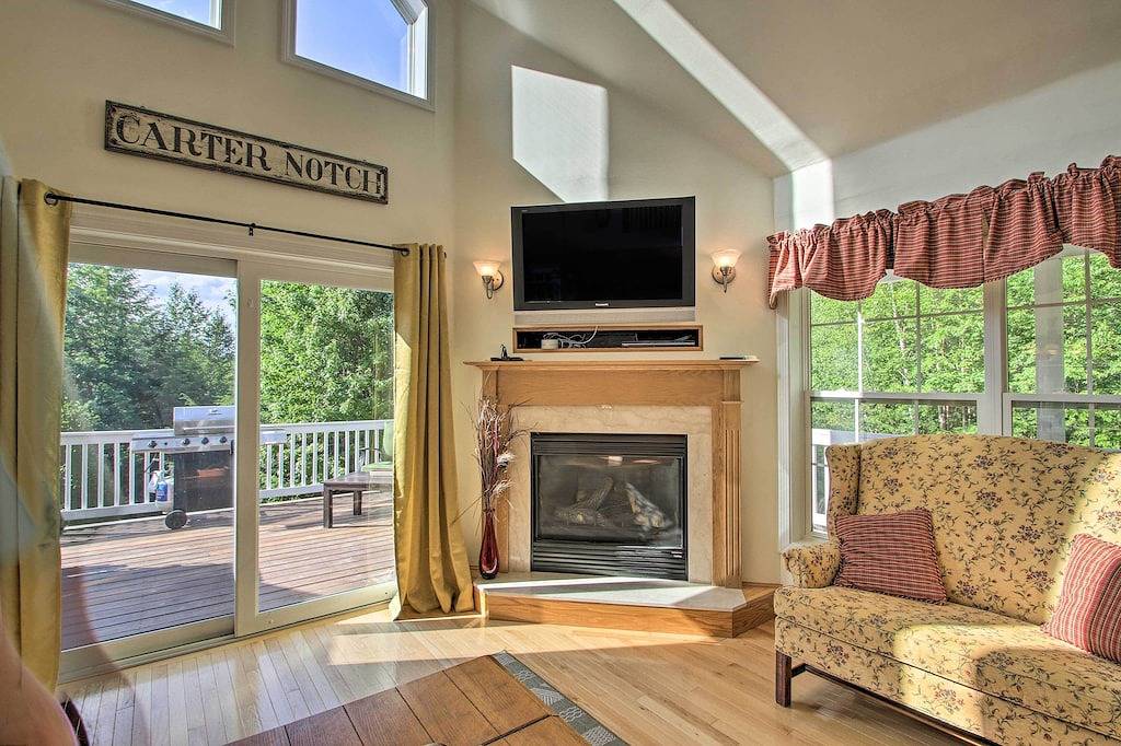 Pet-Friendly Home w/ Hot Tub Near Cranmore! in Conway, New Hampshire