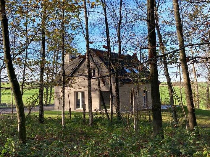 Location de vacances pour 8 personnes, avec Terrasse ainsi que Jardin et Vue à Florennes