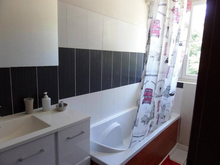 Gîte pour 2 personnes, avec jardin et vue, animaux acceptés à Avensan - 4